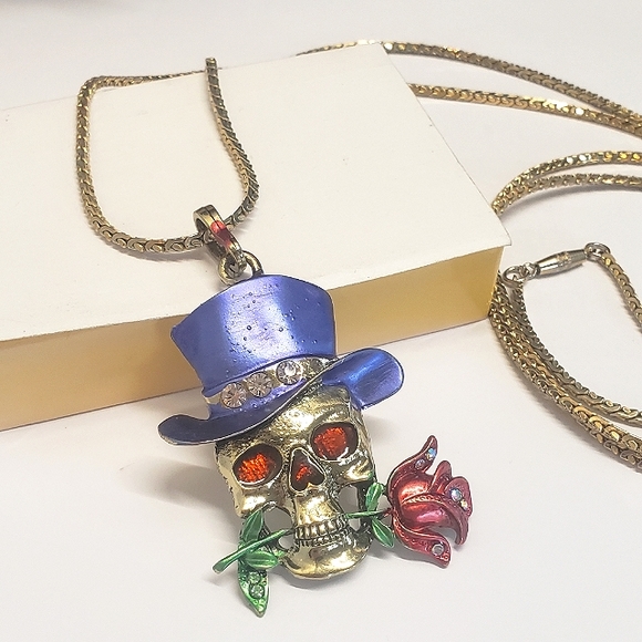 Vintage Jewelry - Gorgeous Retro Skull Death Rose Pendant Necklace